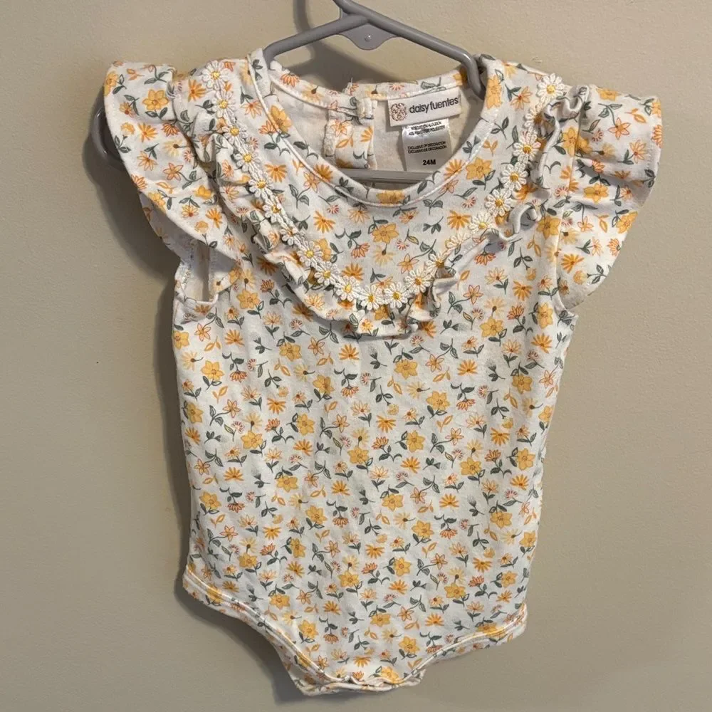 Daisy Fuentes floral bodysuit size 24 months